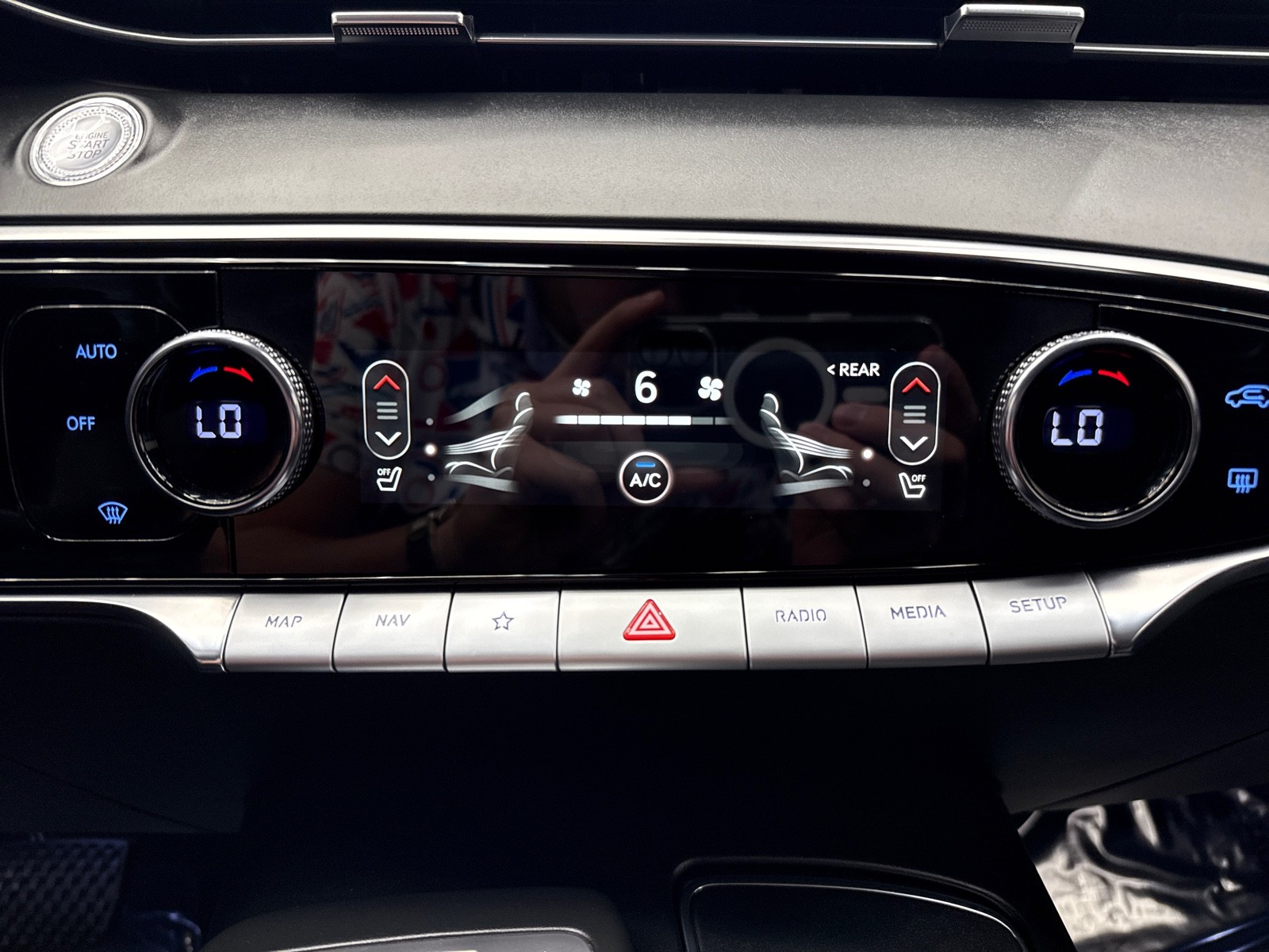 2025 GENESIS GV70 Standard - Photo 10