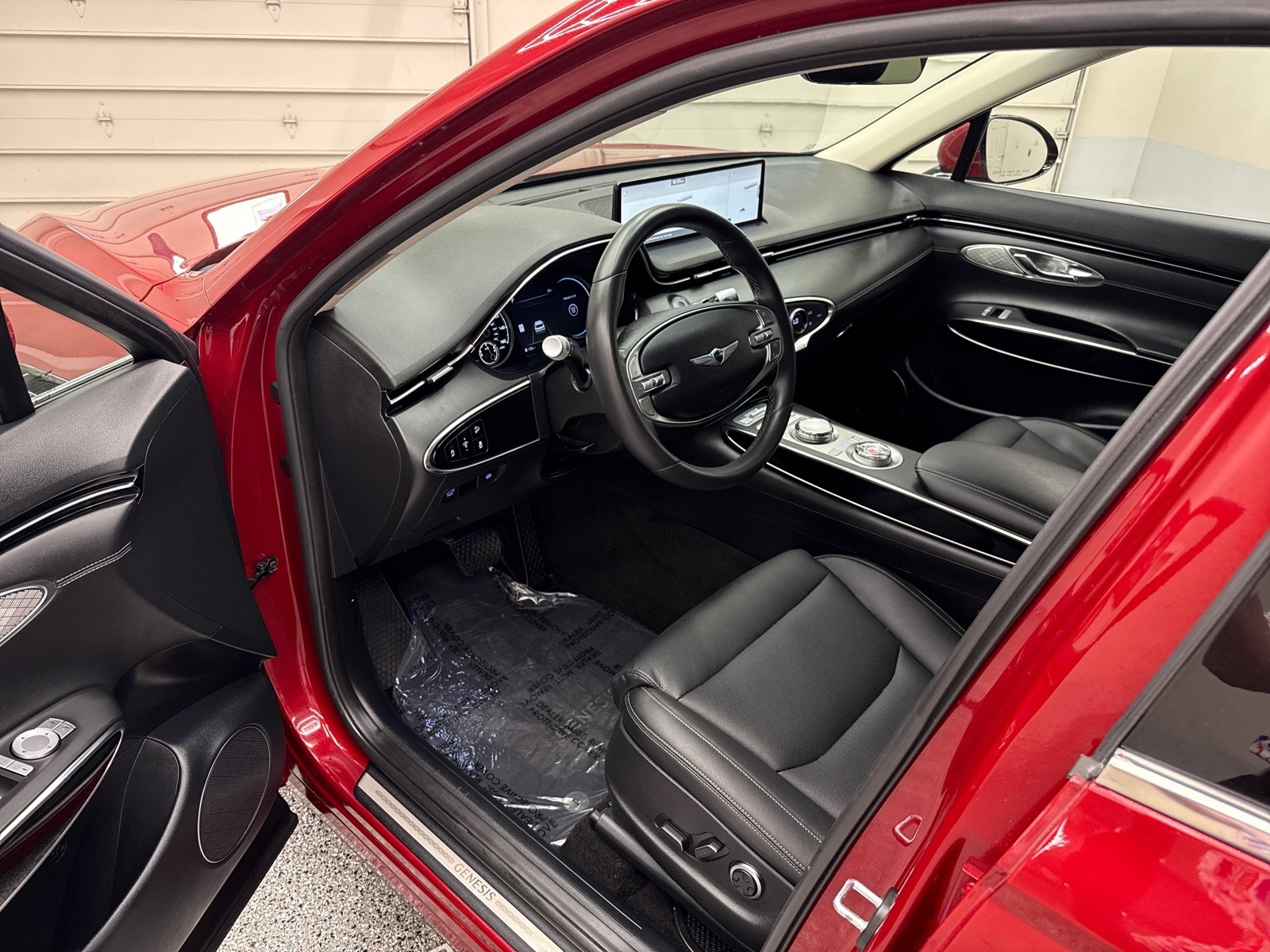 2025 GENESIS GV70 Standard - Photo 12