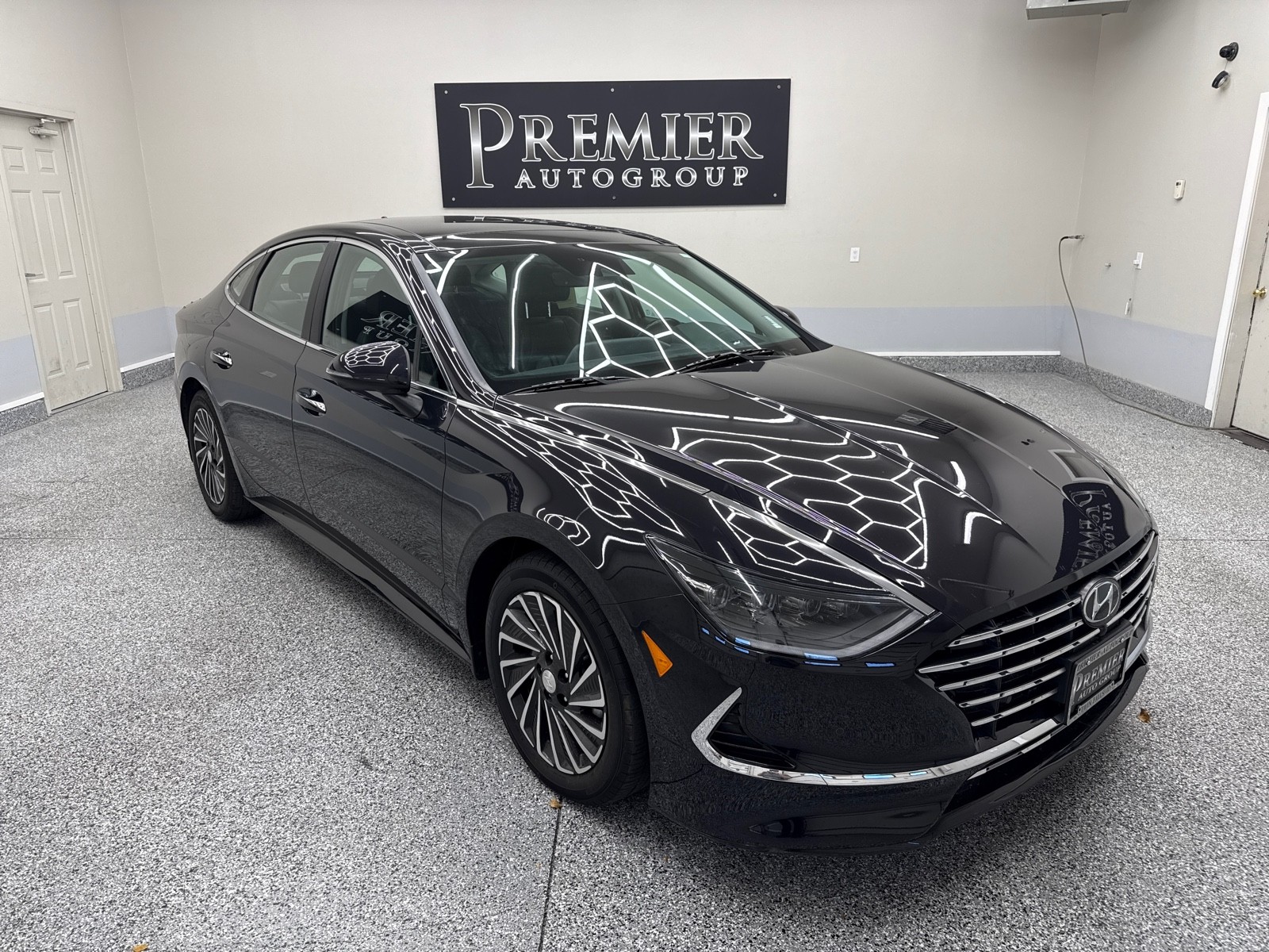 2023 Hyundai Sonata Limited's photo