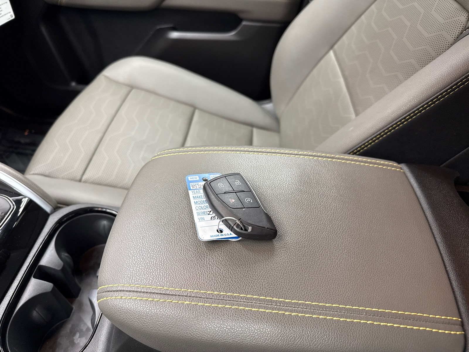 2024 Chevrolet Colorado ZR2 - Photo 6