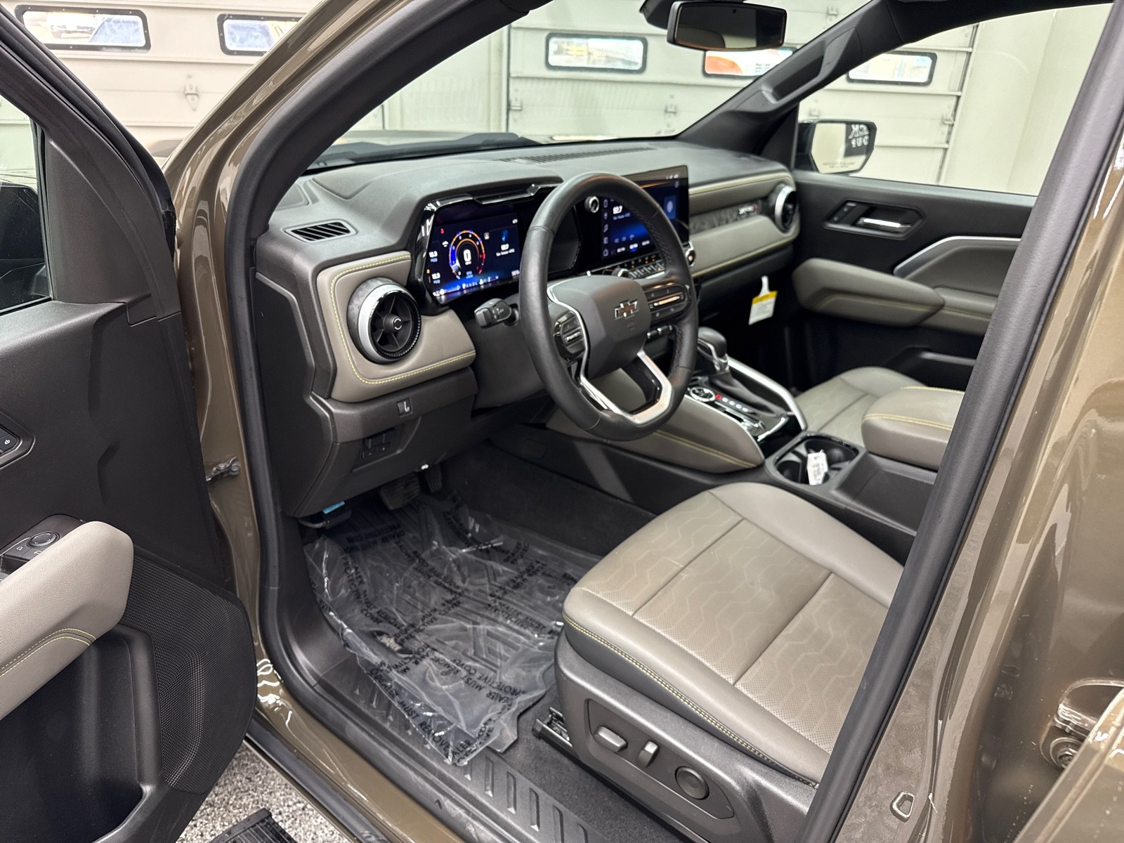 2024 Chevrolet Colorado ZR2 - Photo 14