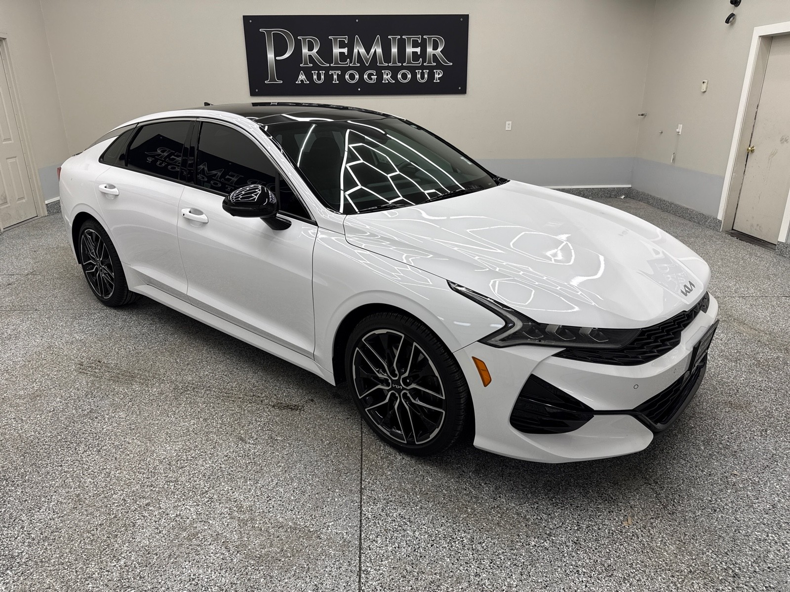 2024 Kia Optima GT FWD's photo