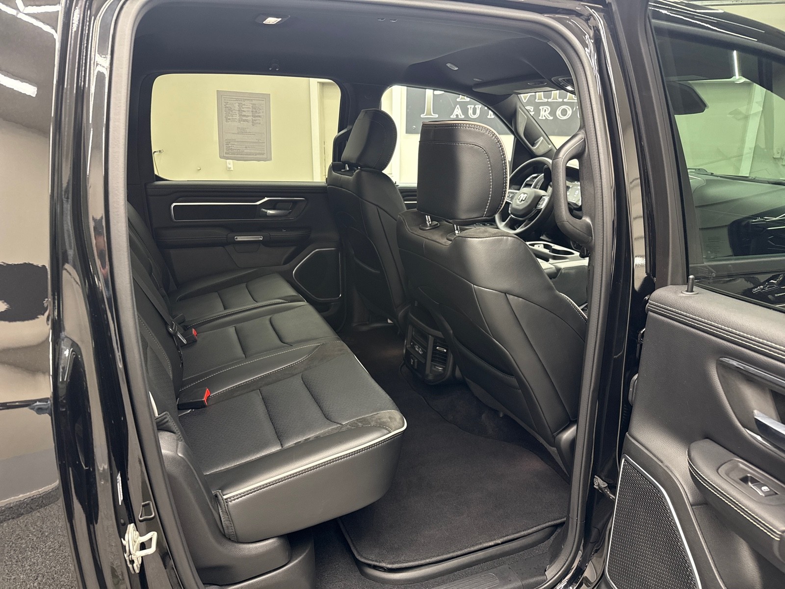 2025 RAM Ram 1500 Pickup Laramie - Photo 16