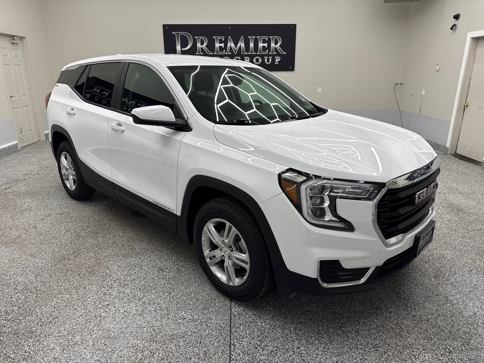2024 GMC Terrain SLE AWD's photo