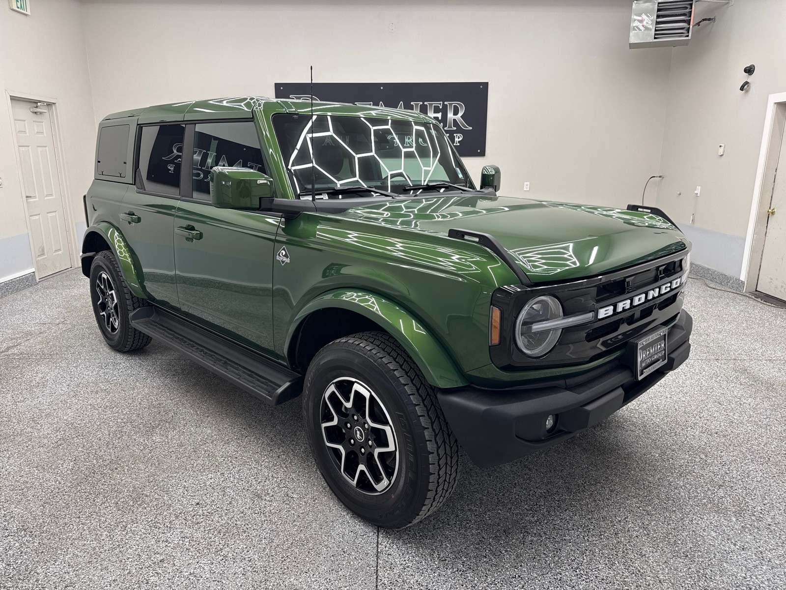 2025 Ford Bronco Outer Banks 4x4's photo