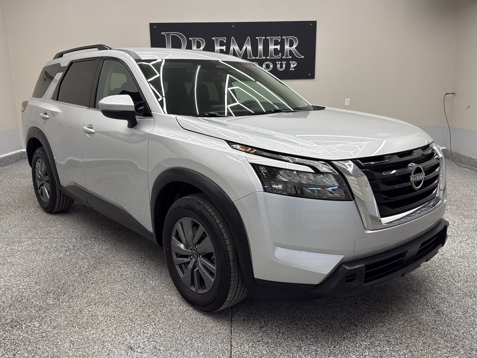 2024 Nissan Pathfinder SV 4WD's photo
