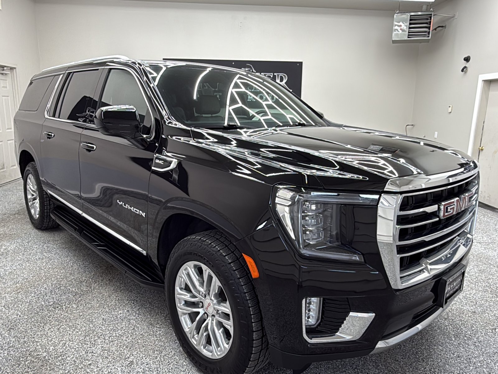 2023 GMC Yukon 4WD SLT's photo