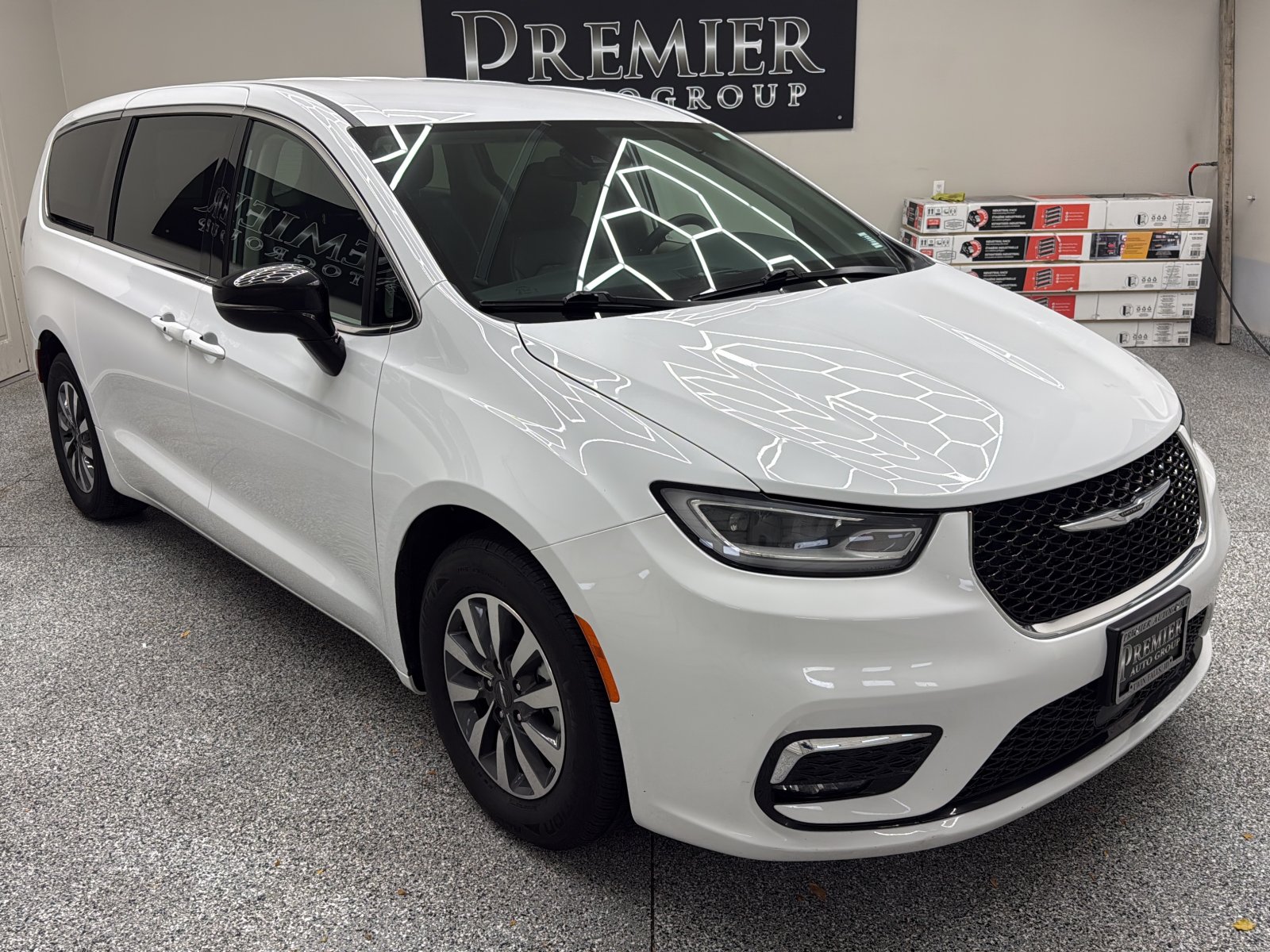 2024 Chrysler Pacifica PHEV