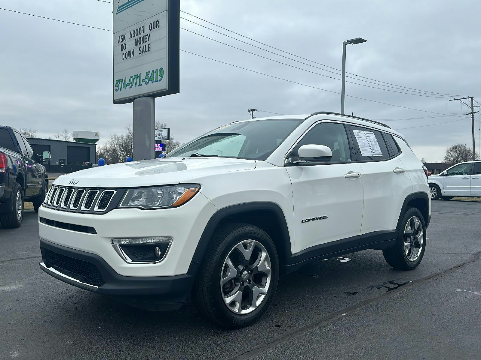 2017 Jeep Compass Limited (3584PRW) Main Image