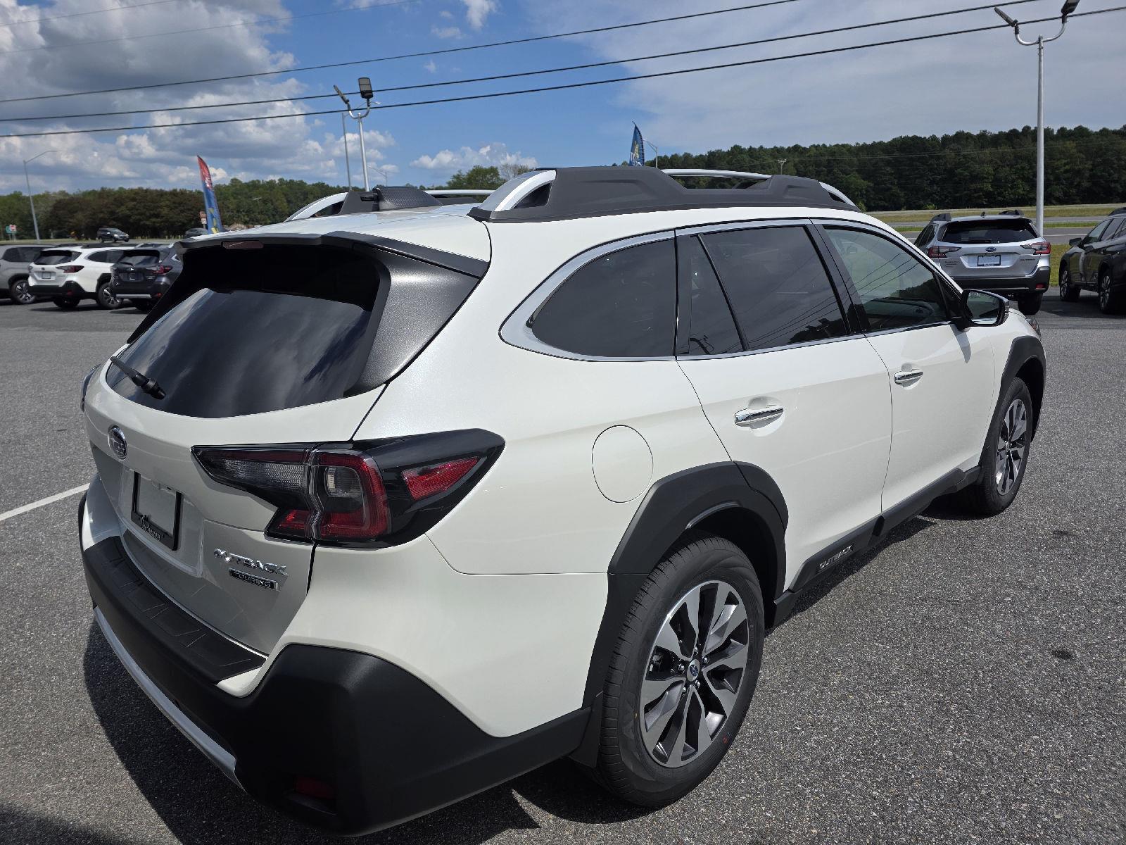 2025 Subaru Outback Touring photo 5