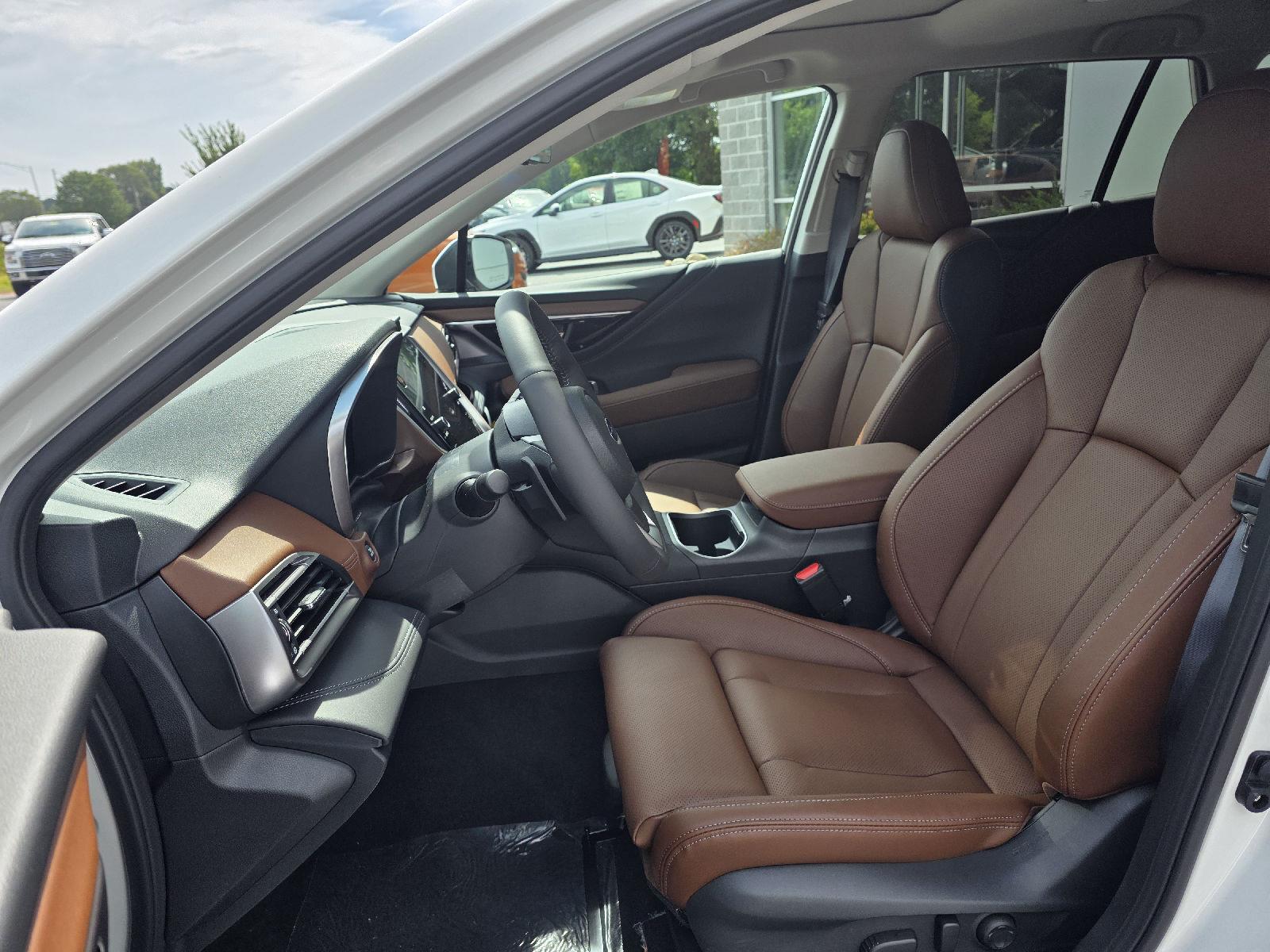 2025 Subaru Outback Touring photo 9