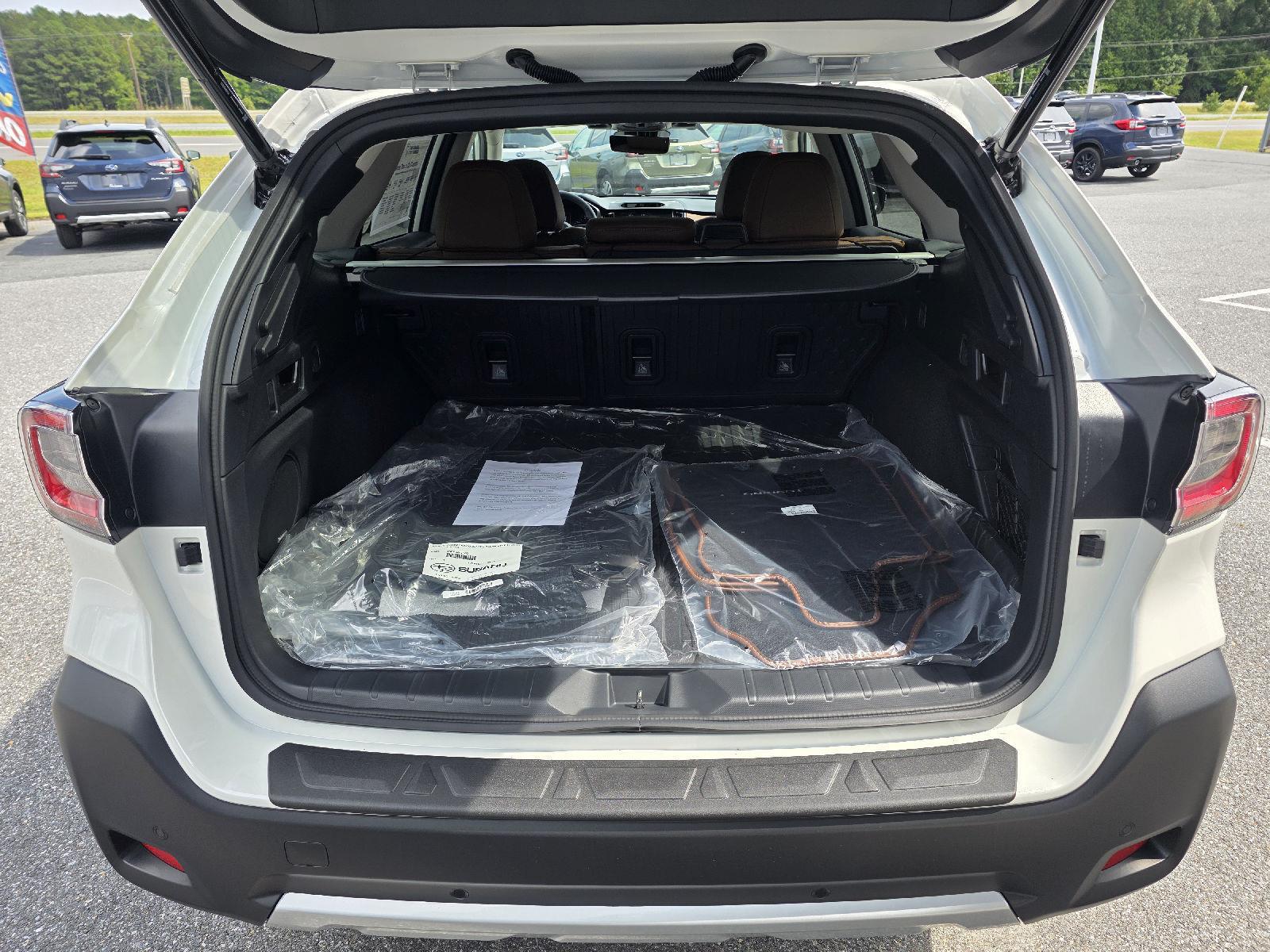 2025 Subaru Outback Touring photo 17