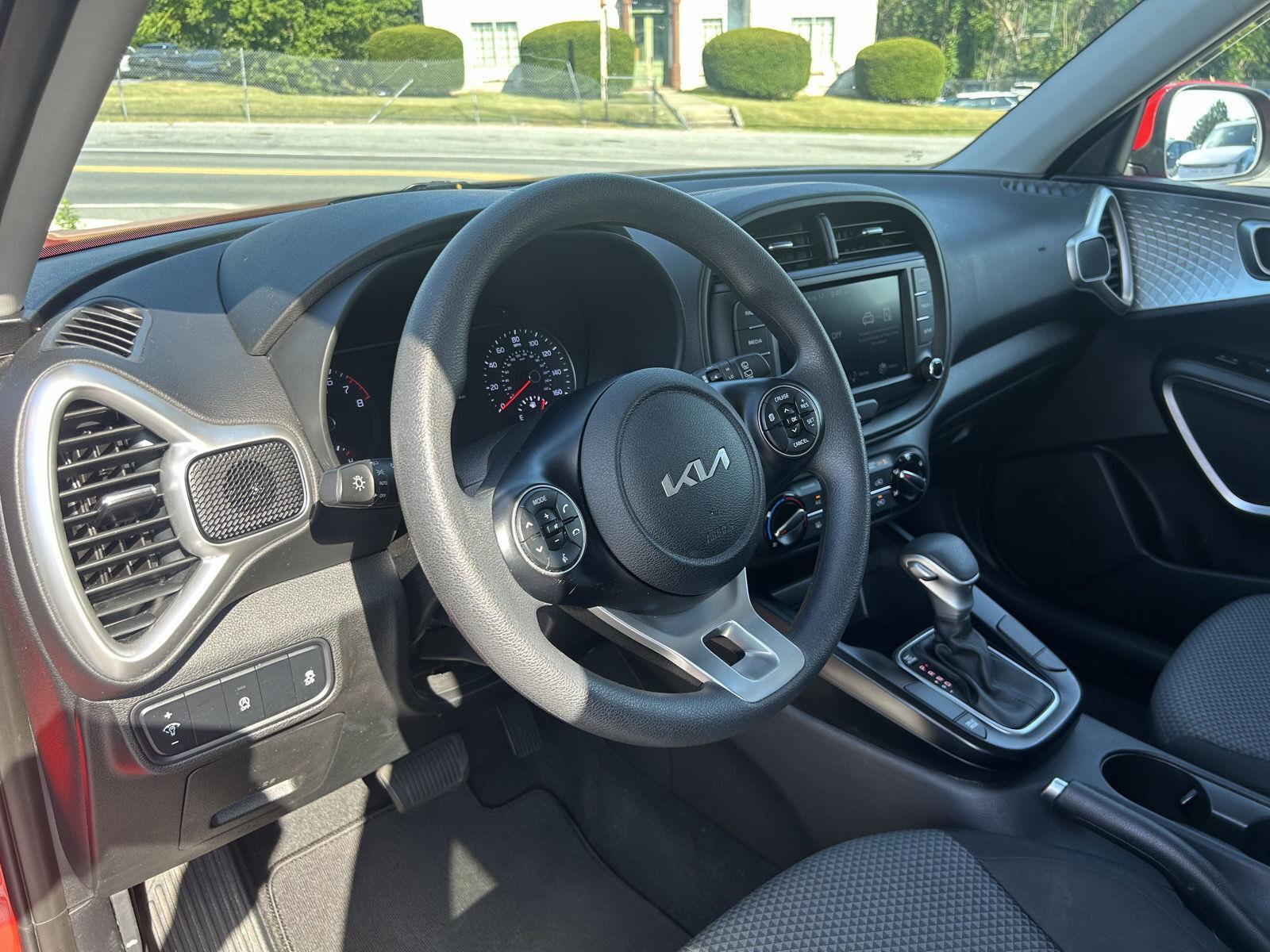 2022 Kia Soul LX photo 8