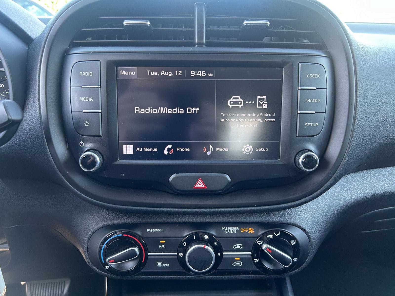2022 Kia Soul LX photo 12