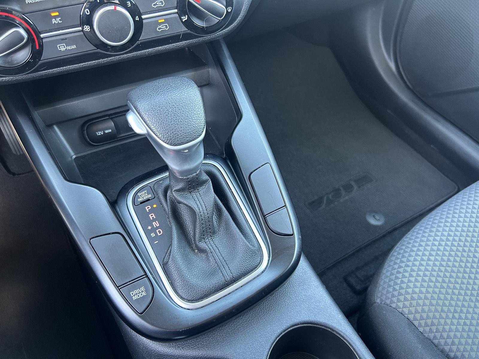 2022 Kia Soul LX photo 13