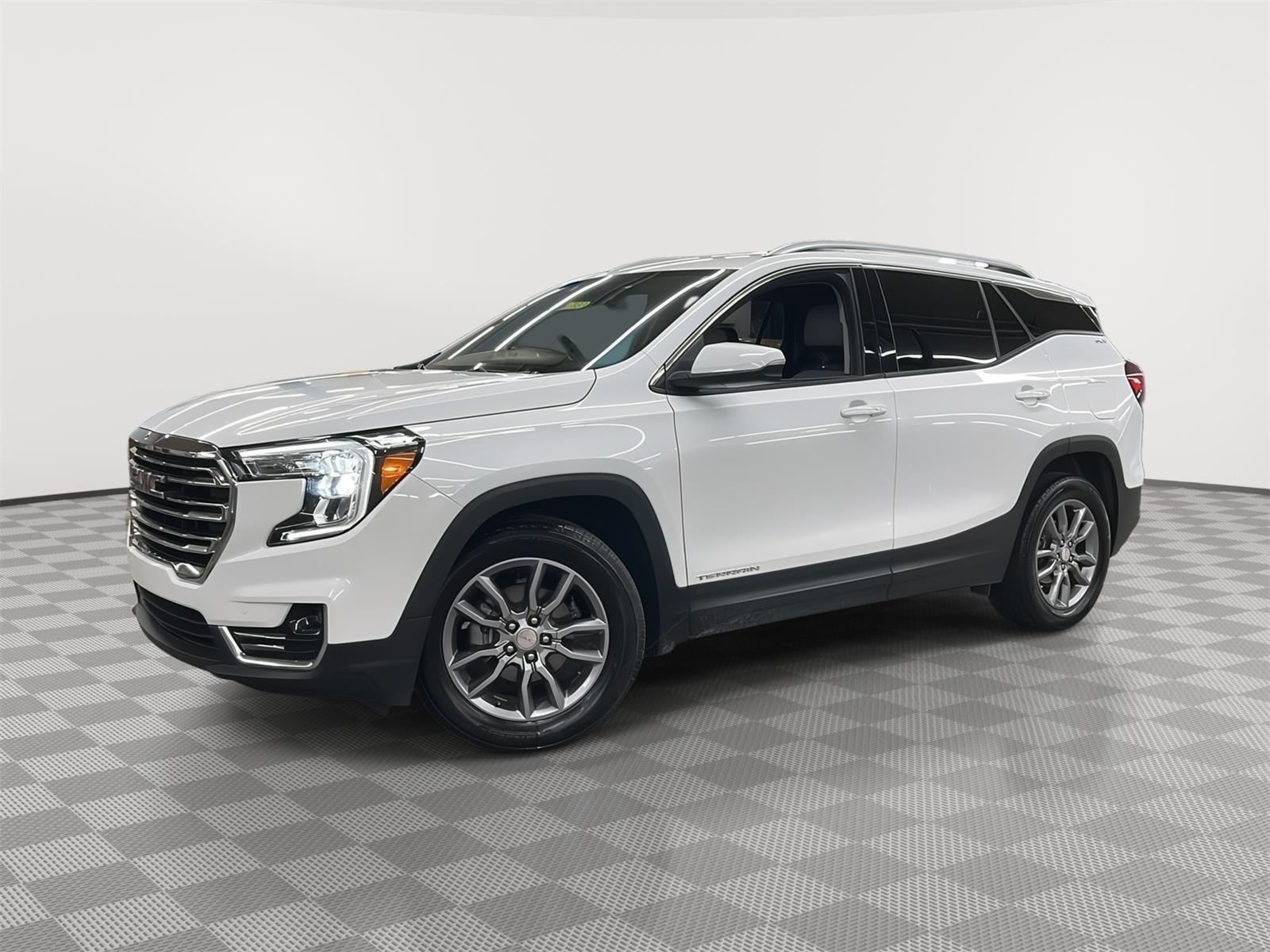 2024 Gmc Terrain SLT photo 3