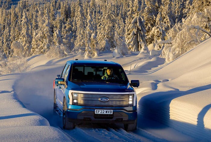 ford-driving-during-winter