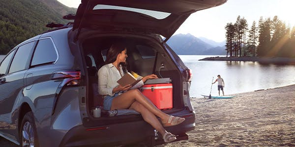 toyota sienna rear trunk storage space
