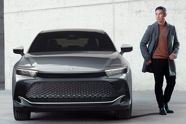 toyota crown efficiency hybrid powertrain