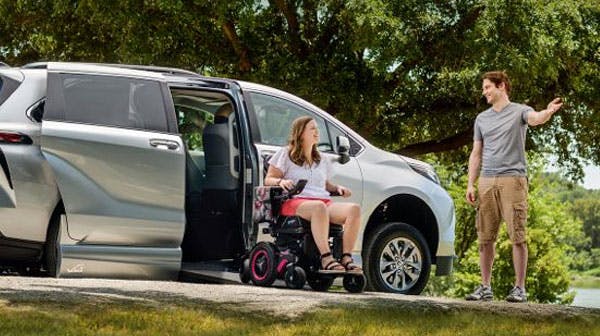 2022 toyota sienna hybrid safety - technology