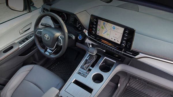 toyota sienna hybrid interior - cabin - dashboard - technology