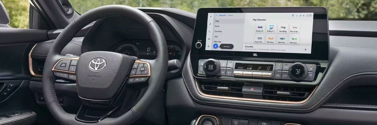 grand highlander connected services - safety sense