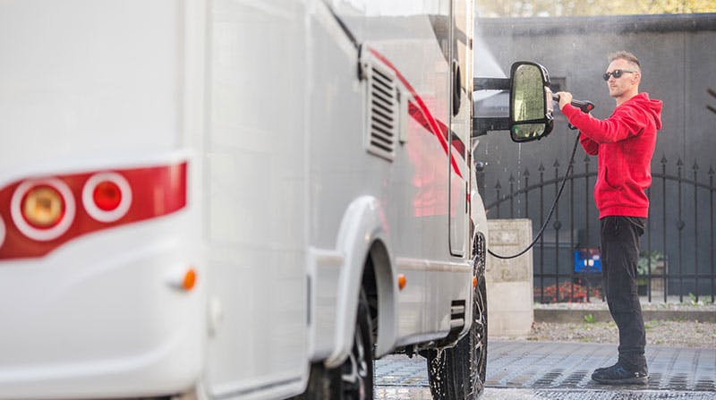 rv-camper-pressure-wash