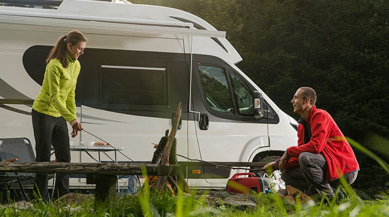 summer-rv-camper-camping