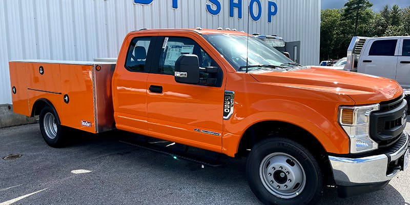 services-painting-truck-craft-service-utility