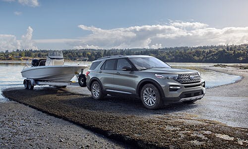 2020 ford explorer towing boat
