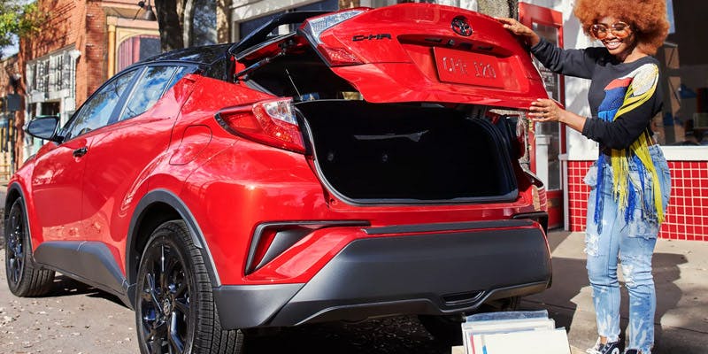 2022 toyota c-hr rear