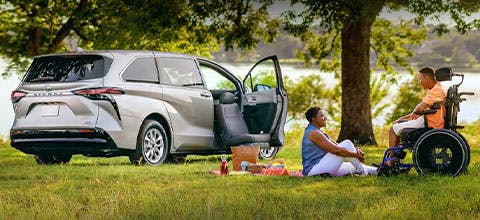 toyota sienna hybrid - efficiency