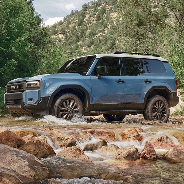 toyota land cruiser off roading classic style