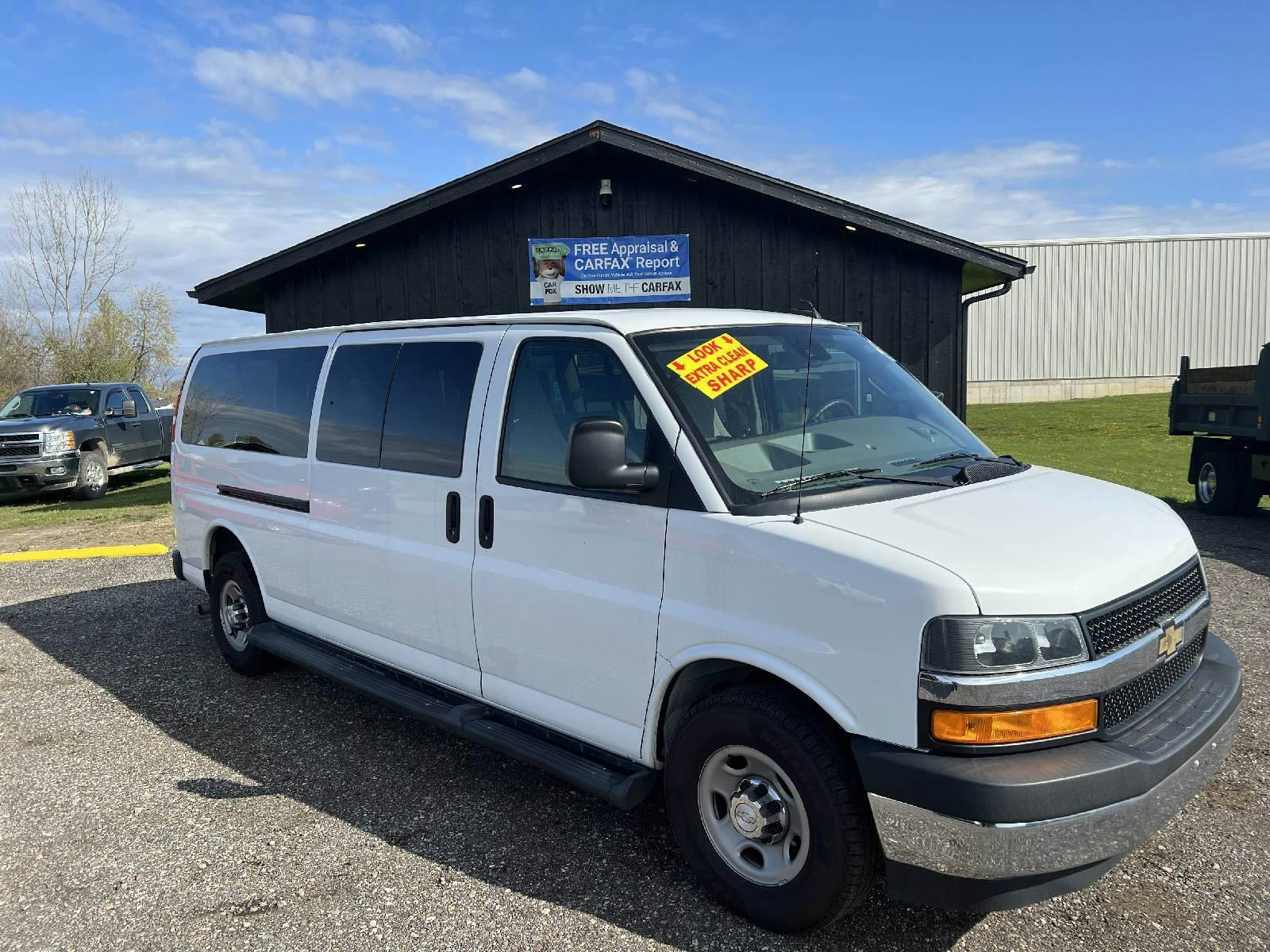 2019 Chevrolet Express Passenger LT (22938) Main Image