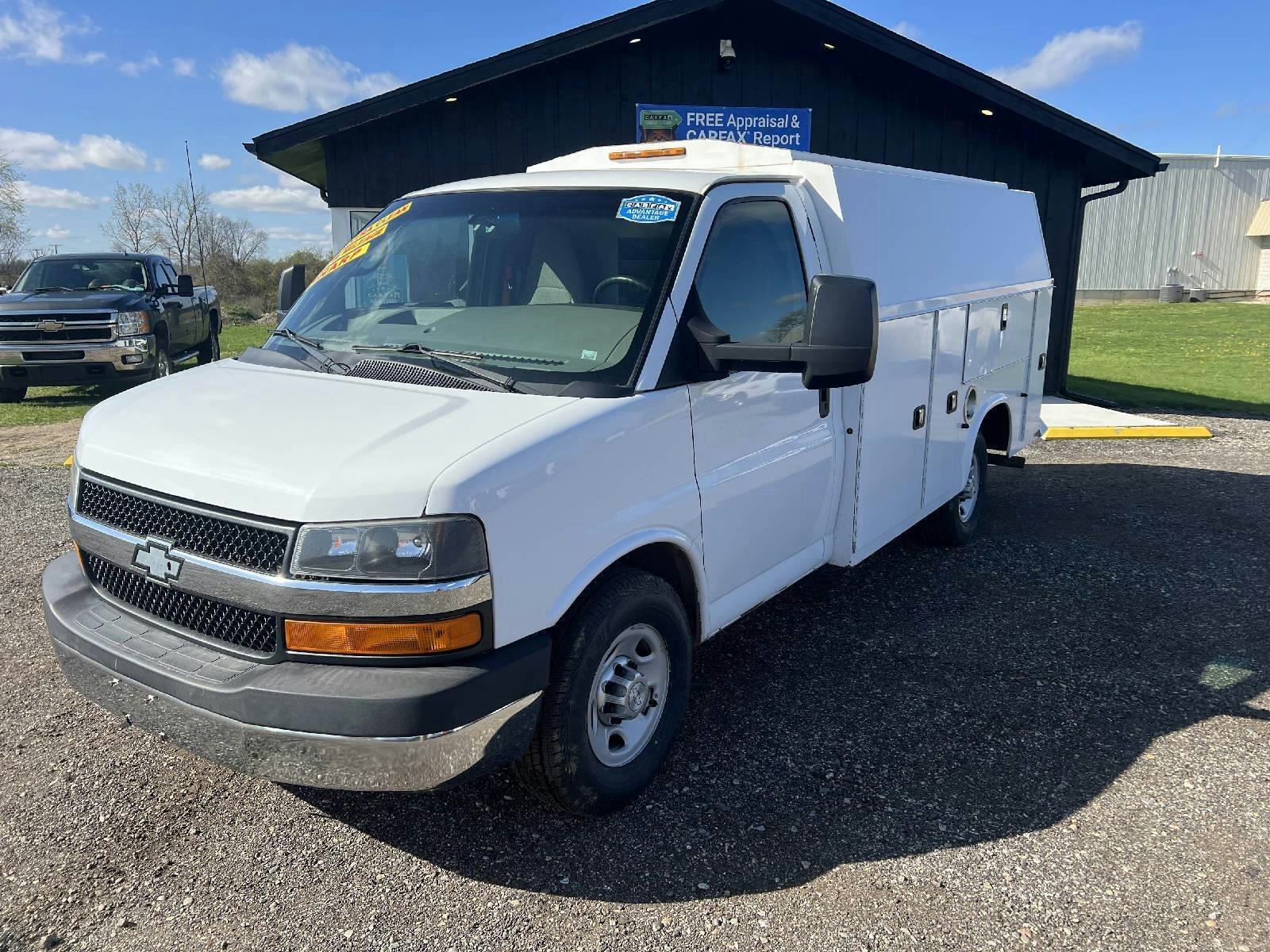 2015 Chevrolet Express Commercial Cutaway (22835B) Main Image