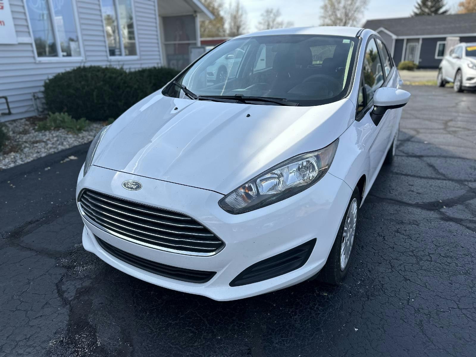 2016 Ford Fiesta S (23690t) Main Image