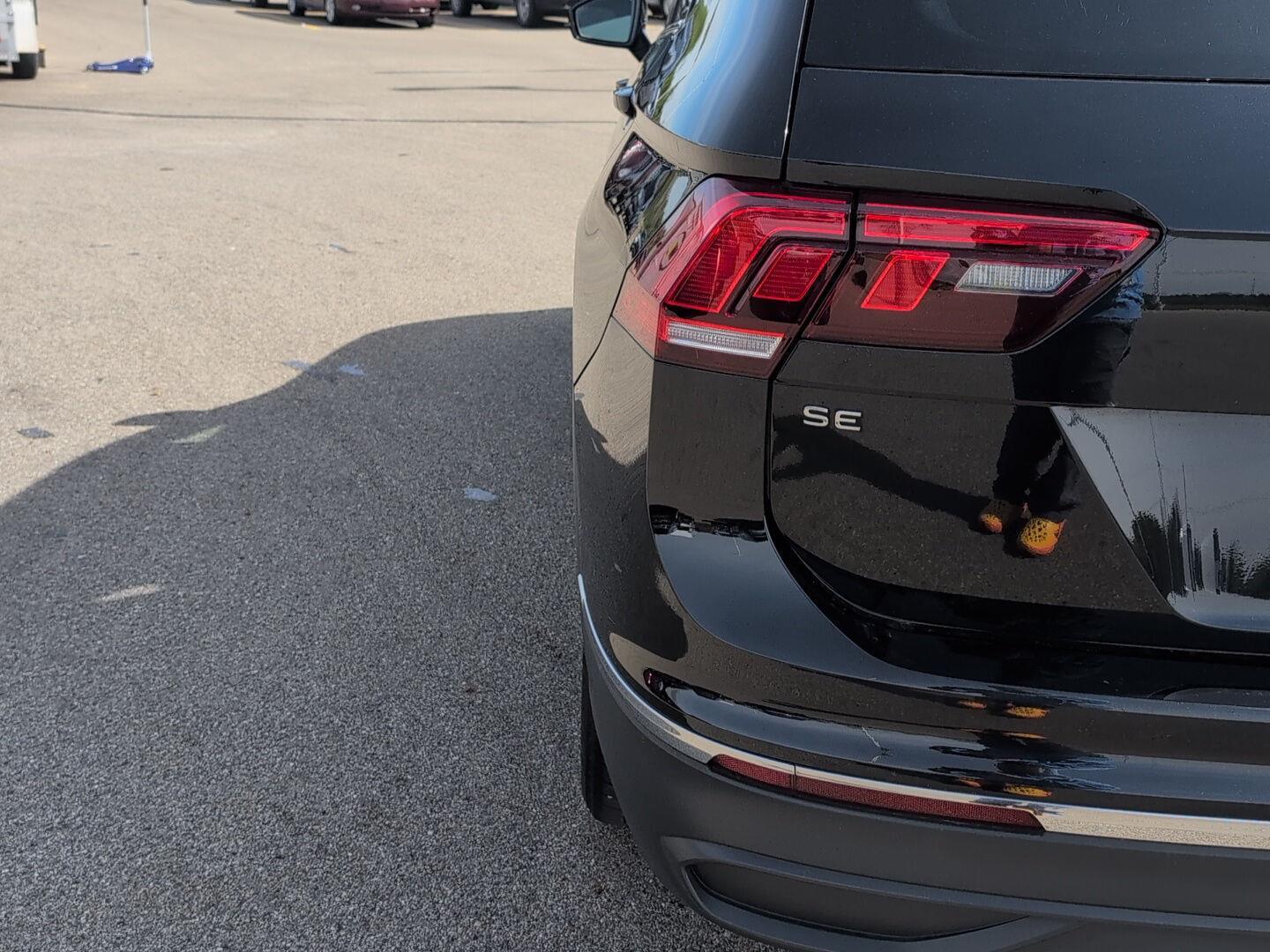 2022 Volkswagen Tiguan SE - Photo 6