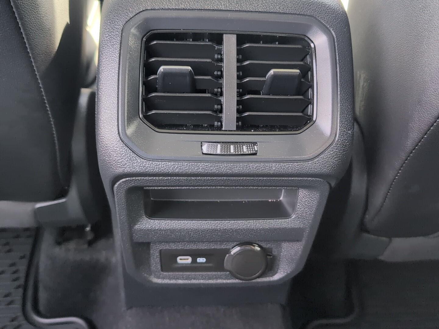 2022 Volkswagen Tiguan SE - Photo 15