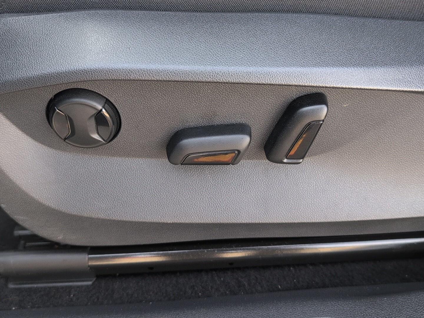 2022 Volkswagen Tiguan SE - Photo 21