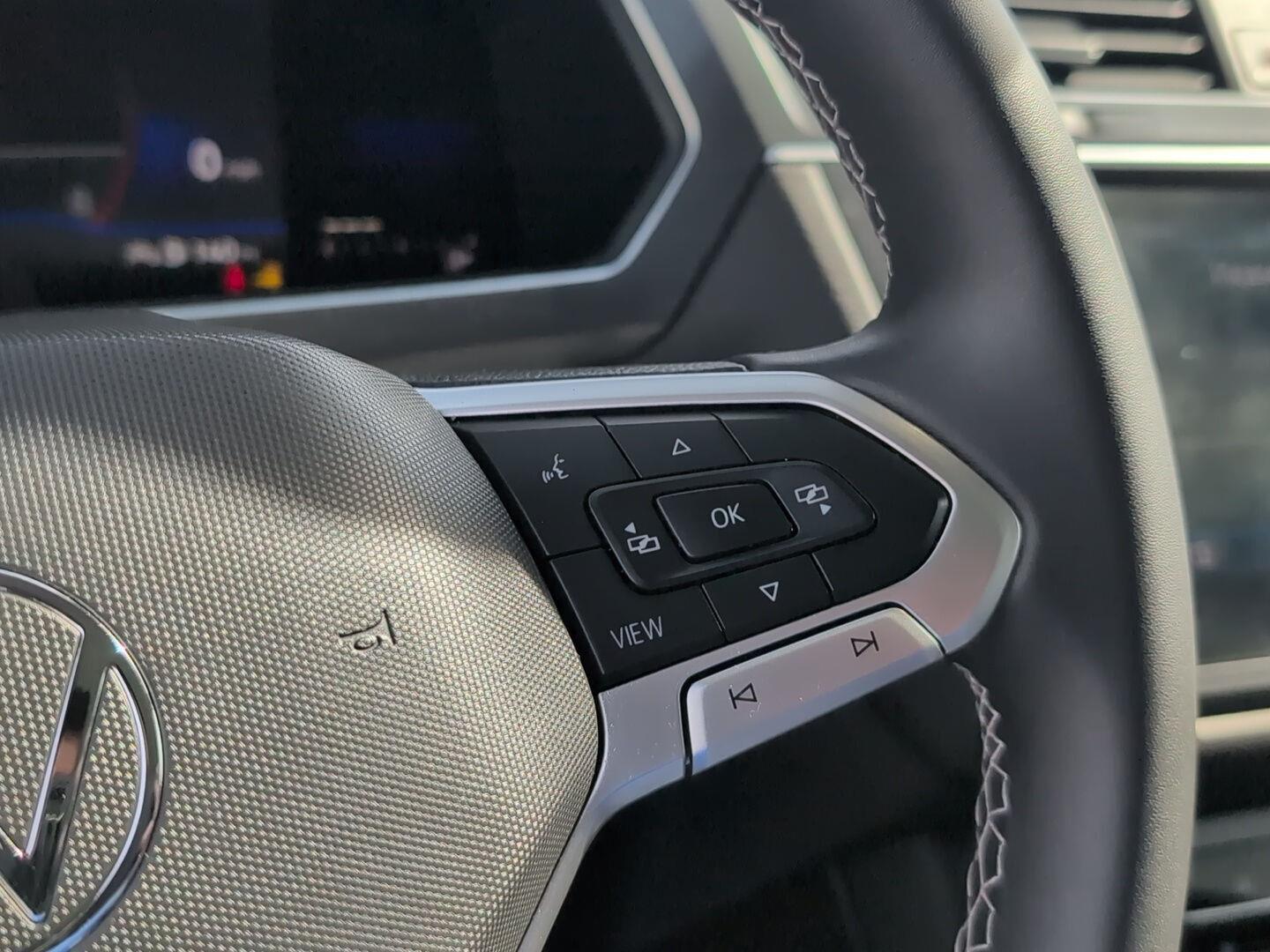 2022 Volkswagen Tiguan SE - Photo 25
