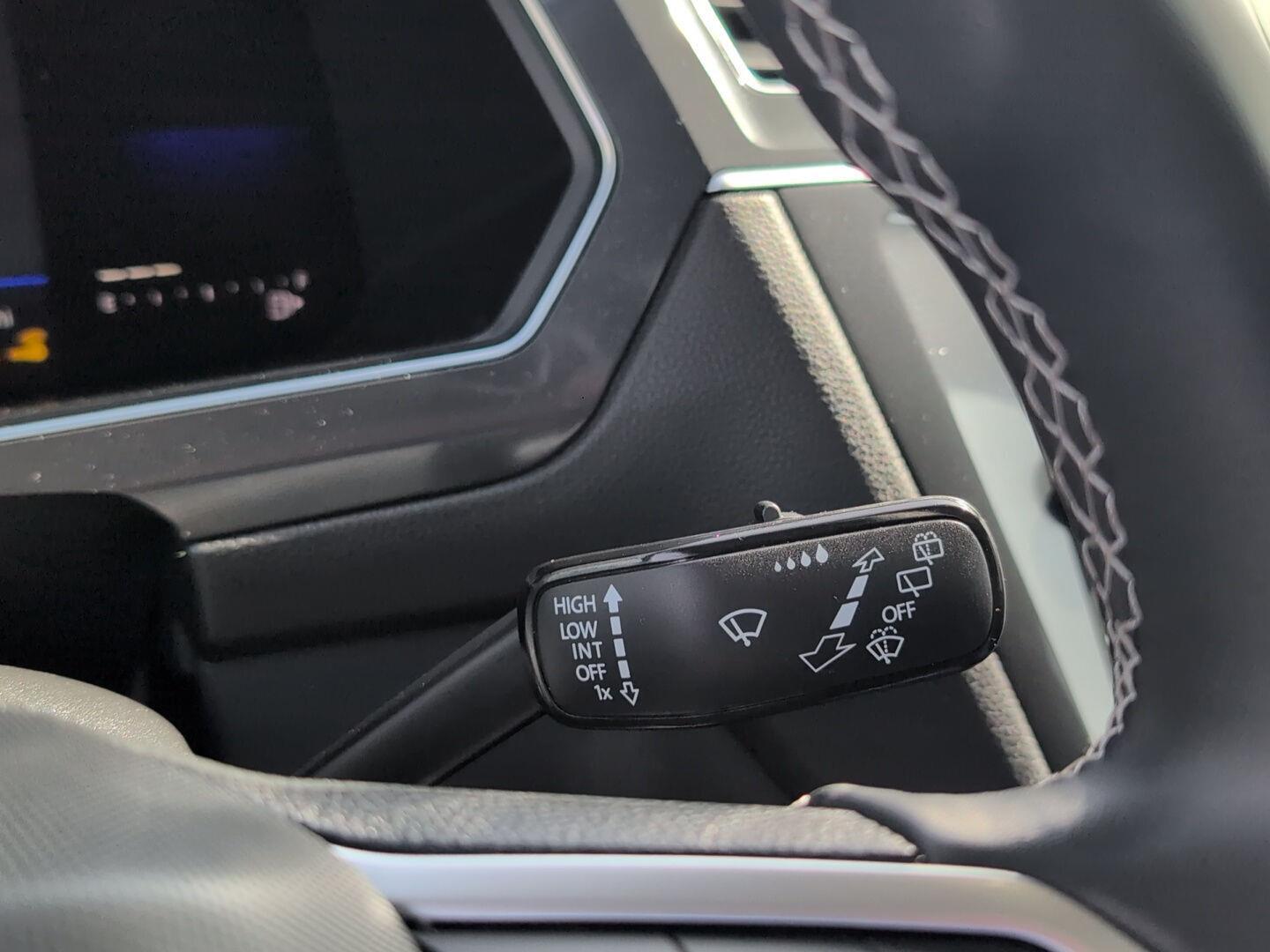 2022 Volkswagen Tiguan SE - Photo 26