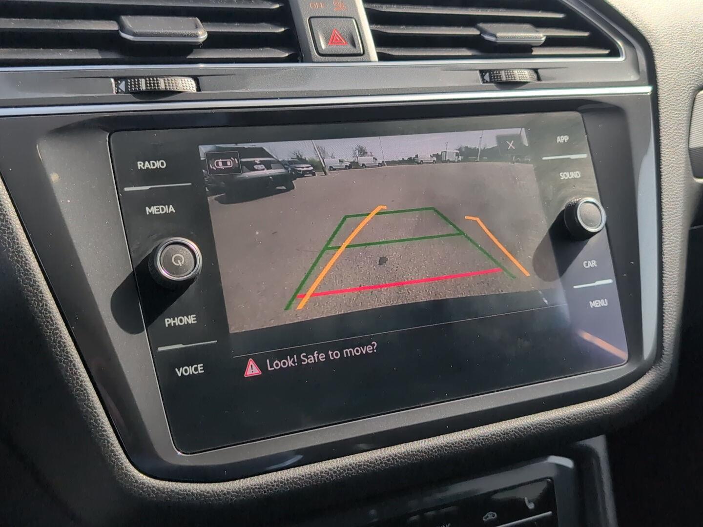 2022 Volkswagen Tiguan SE - Photo 28