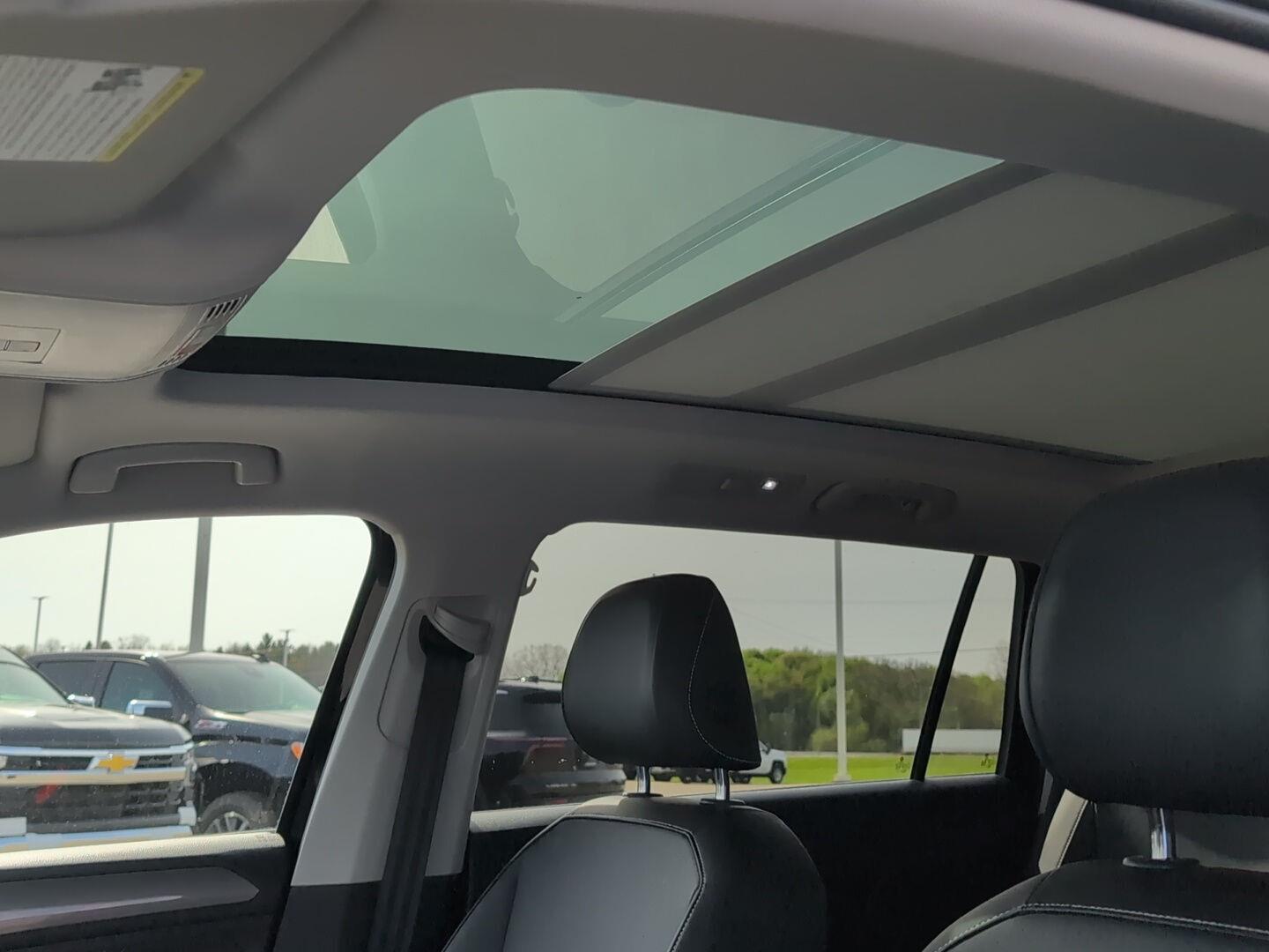 2022 Volkswagen Tiguan SE - Photo 33