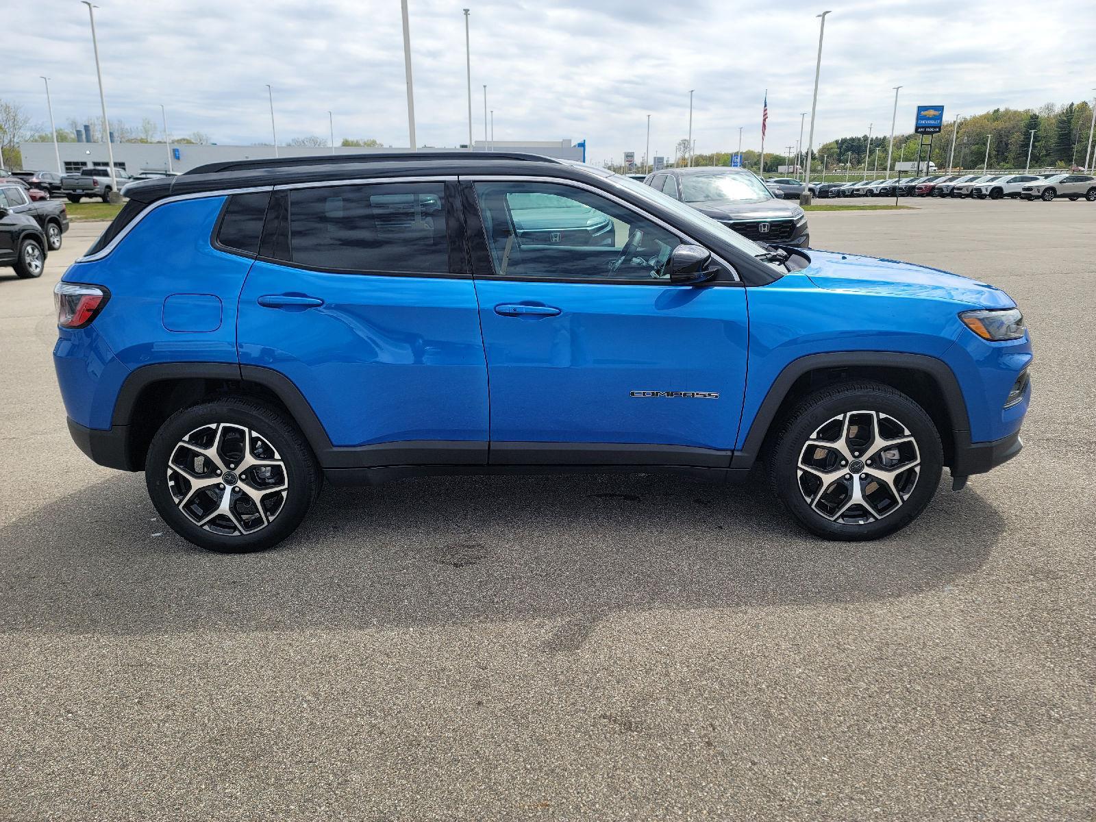 2025 Jeep Compass Limited - Photo 8
