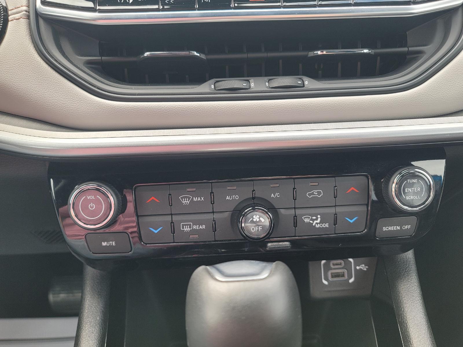 2025 Jeep Compass Limited - Photo 28