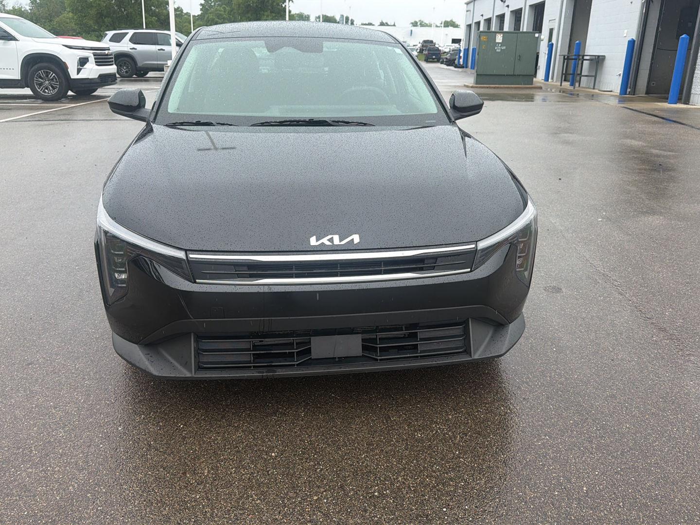 2025 Kia K4 LXS - Photo 8