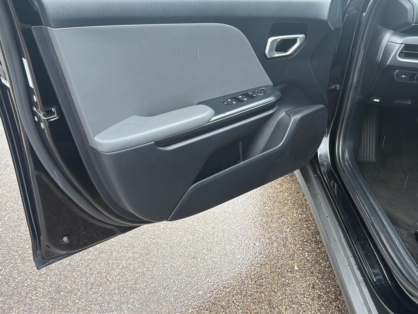2025 Kia K4 LXS - Photo 12