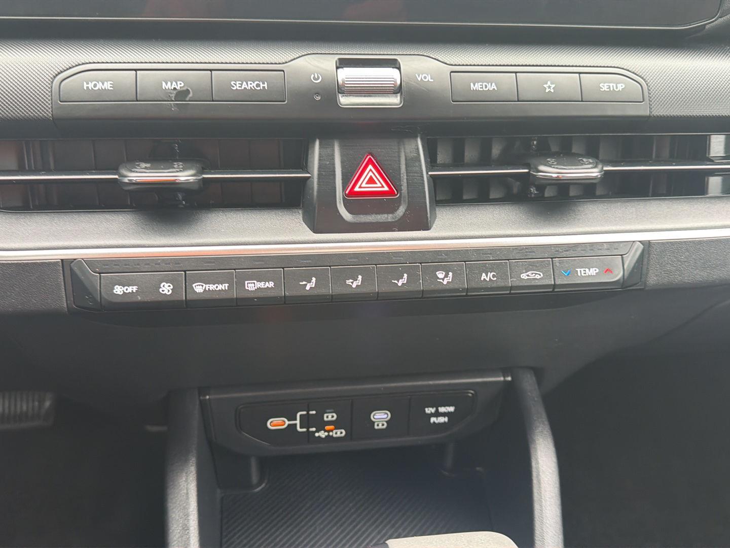 2025 Kia K4 LXS - Photo 26