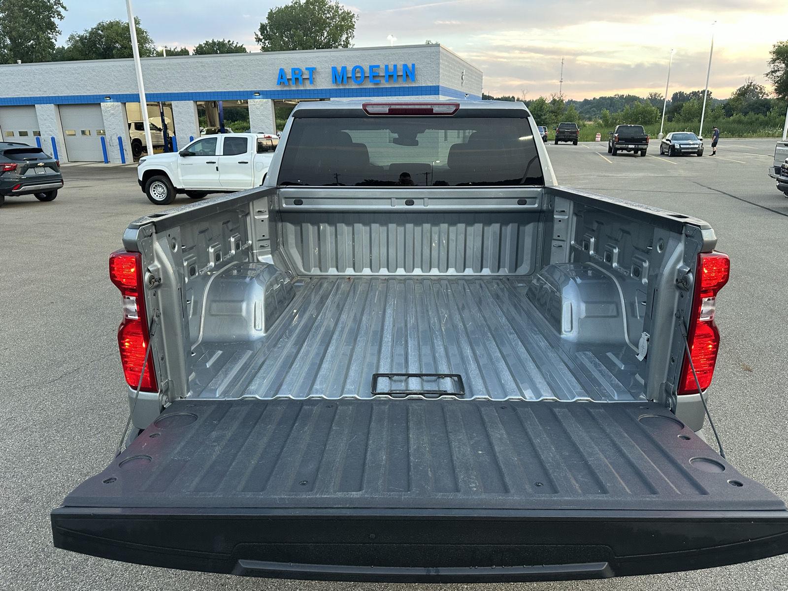 2024 Chevrolet Silverado 1500 LT - Photo 9