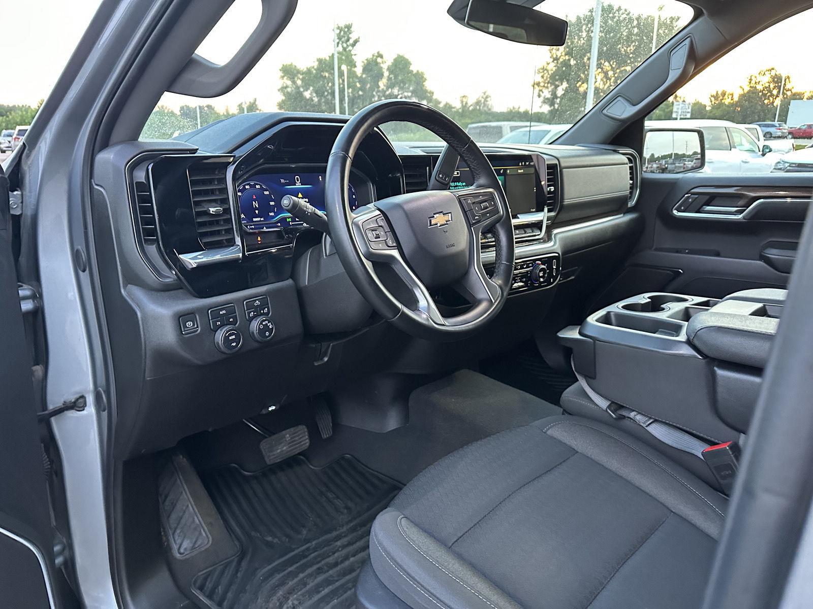 2024 Chevrolet Silverado 1500 LT - Photo 21